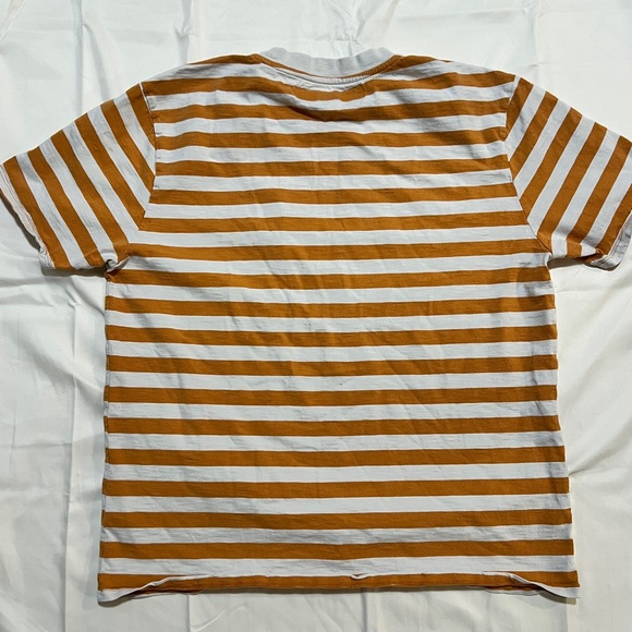 Vintage Y2K/90s Embroidered Guess T-Shirt Mustard Yellow/White Size Large - Picture 9 of 9